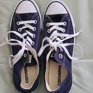 Blue converse all star tennis shoes